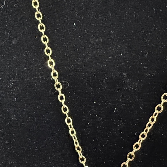 Elegant Gold Crescent Moon Necklace - Picture 3 of 3